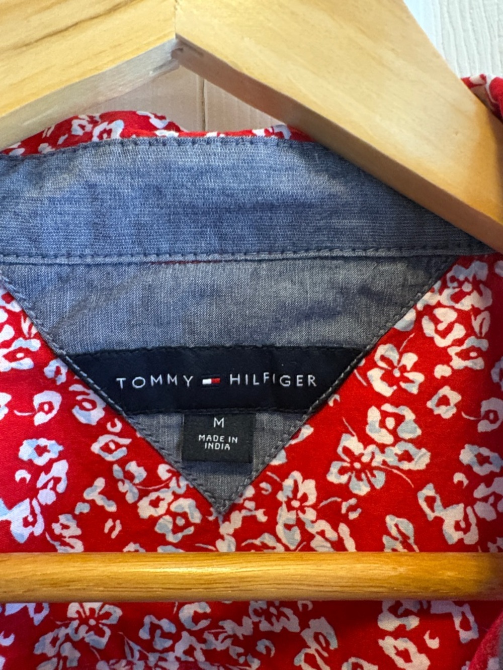 Tommy Hilfiger Red and White Floral Button-Up - Picture 2 of 11